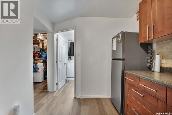 Kitchen - 1104 4th Street E, Saskatoon, SK S7H1K8 Photo 5