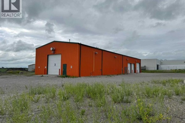 1104 Chief Mountain Avenue, Pincher Creek, AB T0K1W0 Photo 3