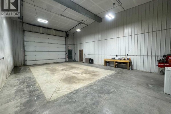 1104 Chief Mountain Avenue, Pincher Creek, AB T0K1W0 Photo 5