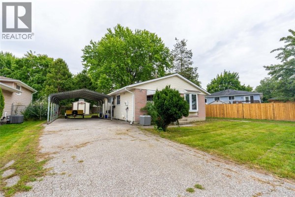 Storage - 1104 Overlea Crescent, Sarnia, ON N7S4E7 Photo 3