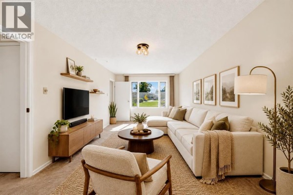 Living room - 1104 Southglen Drive Sw, Calgary, AB T2W0X1 Photo 4