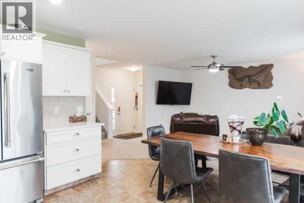 4pc Bathroom - 11049 67 Avenue, Grande Prairie, AB T8W2Y9 Photo 5