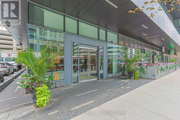 1105 - 770 Bay Street, Toronto, ON, photo 2