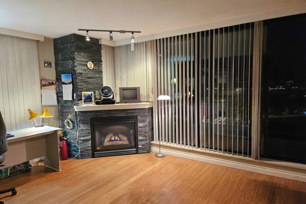 1105 10899 University Drive, Surrey, BC V3T5V2 Photo 3