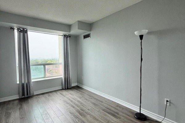 1106 - 18 Pemberton Avenue, Toronto, ON M2M4K9 Photo 5