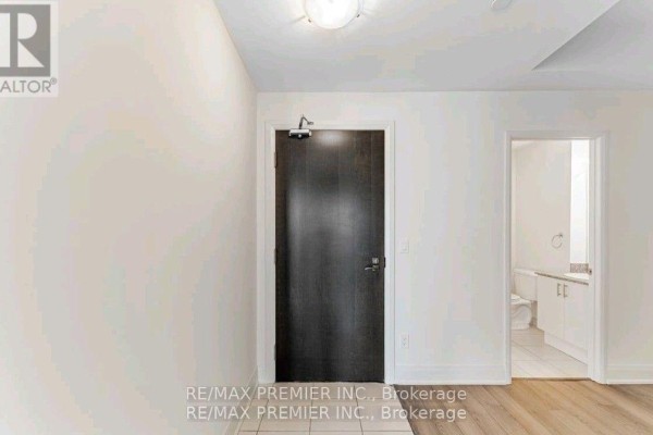 Primary Bedroom - 1106 - 2900 Highway 7 Road, Vaughan, ON L4K0G3 Photo 4