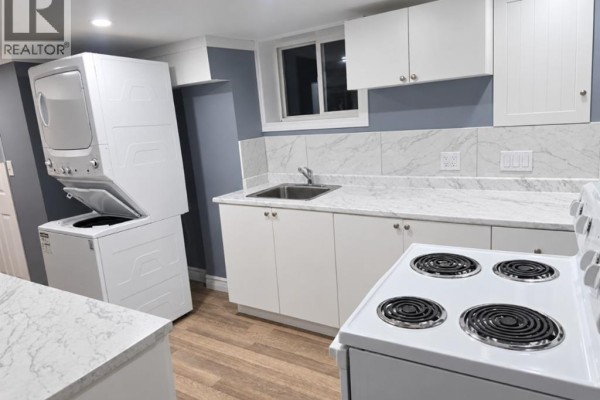 Kitchen - 1106-1108 Elm Avenue Unit# Lower, Windsor, ON N9A5H7 Photo 3