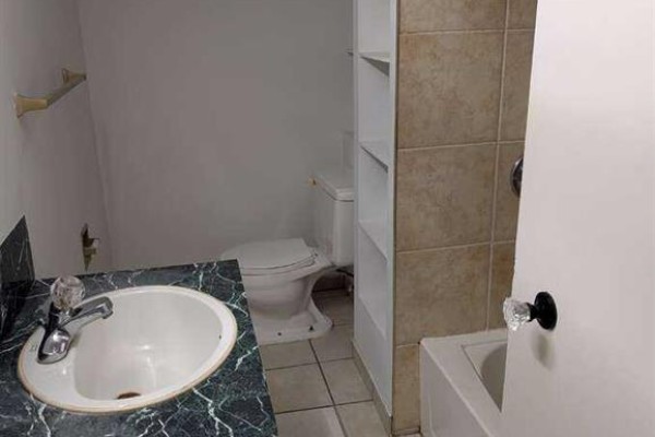 Bedroom - 1106 39 Street Se, Calgary, AB T2A1E4 Photo 5