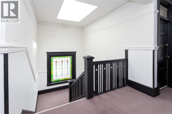 1106 Balmoral Rd, Victoria, BC V8T1B1 Photo 4