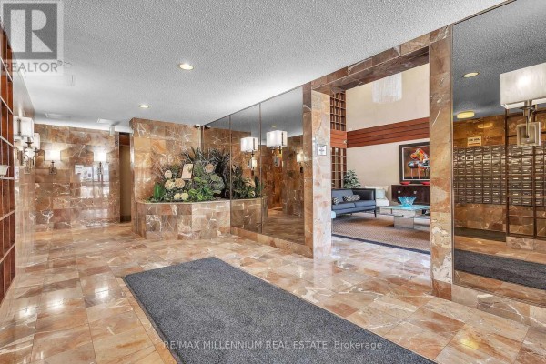Living room - 1107 - 100 County Court Boulevard, Brampton, ON L6W3X1 Photo 3