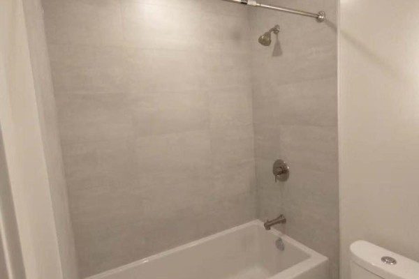 1107 - 110 Broadway Avenue, Toronto, ON M4P1V7 Photo 5