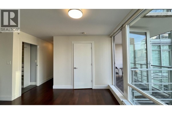 1107 565 Smithe Street, Vancouver, BC V6B0E4 Photo 5