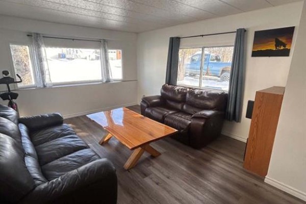 1107 7 Avenue Avenue N, Beaverlodge, AB T0H0C0 Photo 4
