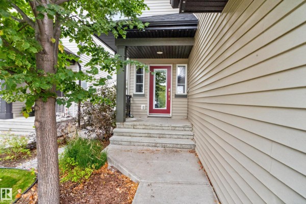 1107 Chahley Ct Nw, Edmonton, AB, photo 3