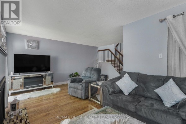 Living room - 1107 Des Forets Avenue, Ottawa, ON K1C5K7 Photo 5