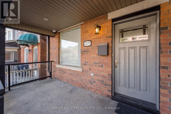 Primary Bedroom - 1107 Gerrard Street E, Toronto, ON M4M1Z9 Photo 4