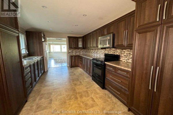1107 Mosley Street, Wasaga Beach, ON, photo 3