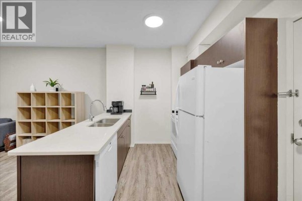 Living room - 1108, 73 Erin Woods Court Se, Calgary, AB T2B3V2 Photo 5