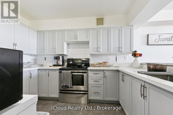 Kitchen - 1108 - 238 Albion Road, Toronto, ON M9W6A7 Photo 3