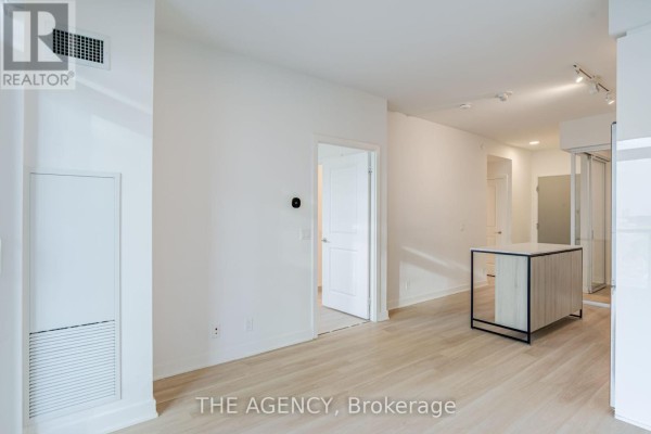Den - 1108 - 30 Upper Mall Way, Vaughan, ON L4J0L7 Photo 5