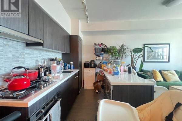 Living room - 1108 - 501 St Clair Avenue W, Toronto, ON M5P0A2 Photo 2