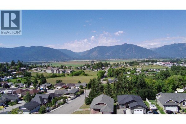 1108 12th Avenue N, Creston, BC V0B1G6 Photo 5