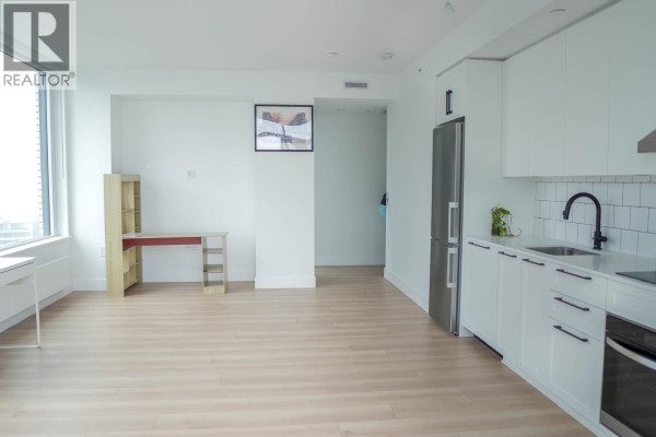 1108 8750 University Crescent, Burnaby, BC V5A0G9 Photo 3
