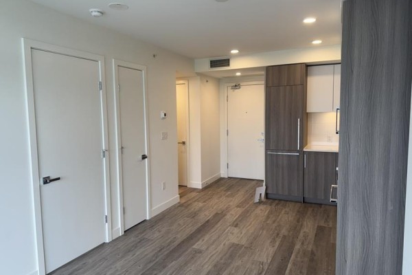 1108 9675 King George Boulevard, Surrey, BC V3T2V3 Photo 5