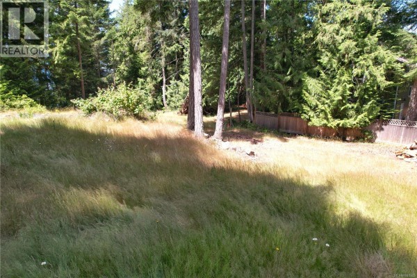 1108 Pat Burns Ave, Gabriola Island, BC V0R1X3 Photo 4