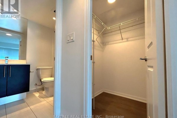 1109 - 400 Adelaide Street E, Toronto, ON M5A4S3 Photo 5