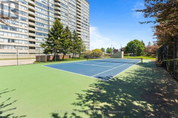 Kitchen - 1109 - 700 Constellation Drive, Mississauga, ON L5R3G8 Photo 3