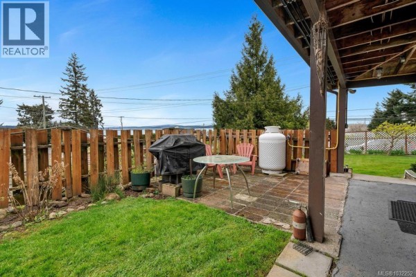 Kitchen - 11090 Chemainus Rd, Saltair, BC V9G1Z1 Photo 4