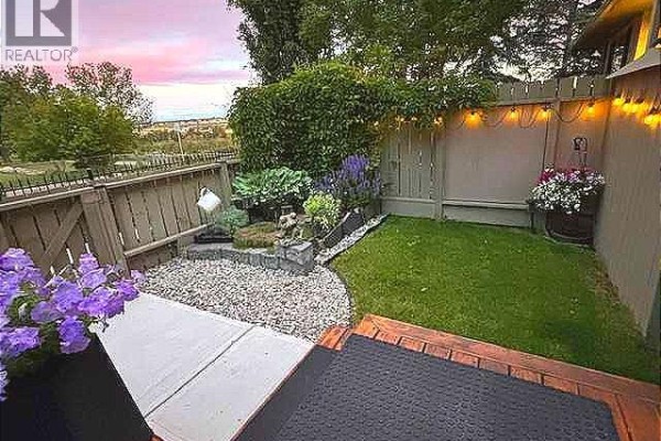 Living room - 110s, 203 Lynnview Road Se, Calgary, AB T2C2C6 Photo 3