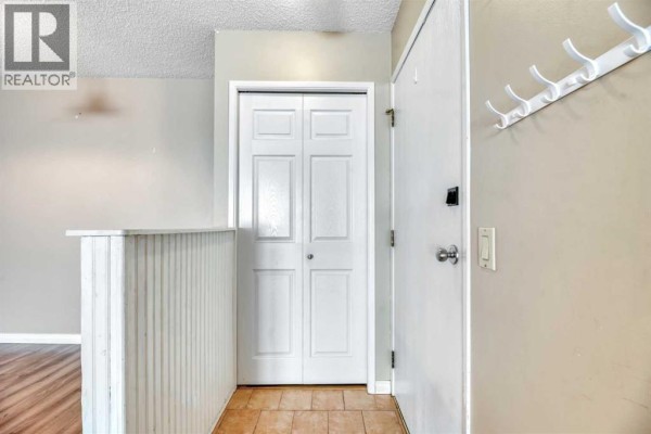 Kitchen - 111, 10120 Brookpark Boulevard Sw, Calgary, AB T2W3G3 Photo 5