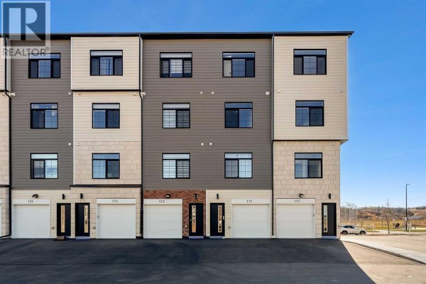 4pc Bathroom - 111, 156 Park Street, Cochrane, AB T4C3H3 Photo 2