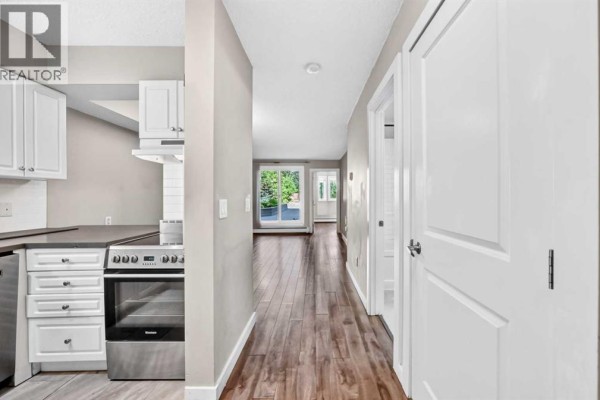 4pc Bathroom - 111, 2204 1 Street Sw, Calgary, AB T2S1P4 Photo 4