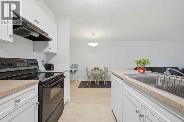 Bedroom - 111, 5555 Falsbridge Drive Ne, Calgary, AB T3J3E8 Photo 2
