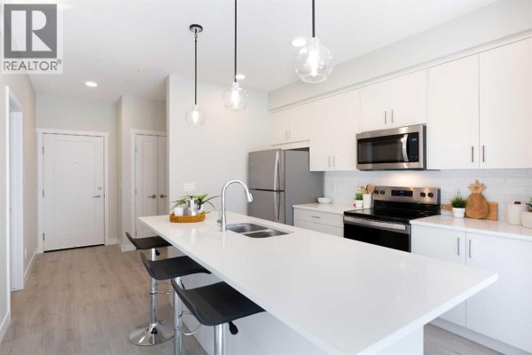 Bedroom - 111, 660 Shawnee Square, Calgary, AB T2Y0X6 Photo 2