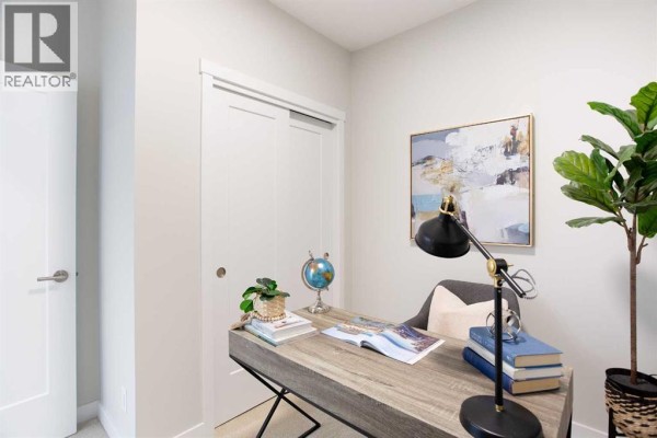 Primary Bedroom - 111, 660 Shawnee Square, Calgary, AB T2Y0X6 Photo 4