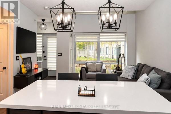 Kitchen - 111 - 12 Woodstream Boulevard, Vaughan, ON L4L8C3 Photo 3