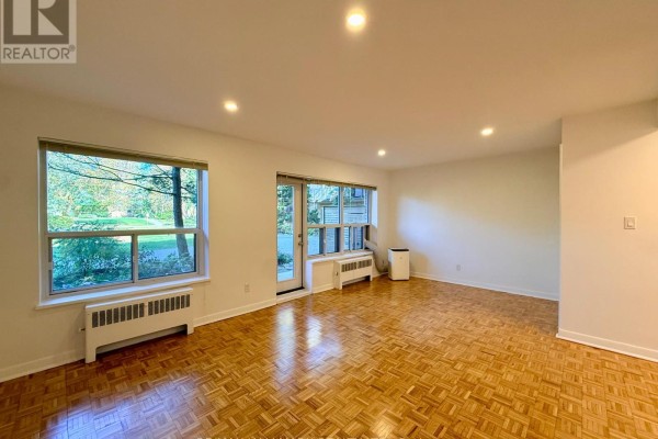 Living room - 111 - 28 Upper Canada Drive, Toronto, ON M2P1R9 Photo 2