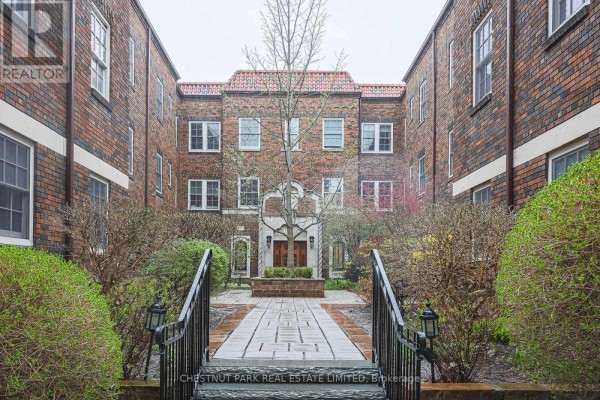 Primary Bedroom - 111 - 480 Oriole Parkway, Toronto, ON M5P2H8 Photo 3