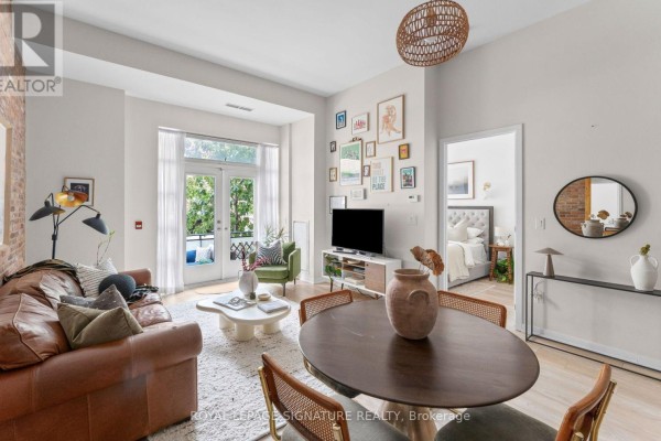 Living room - 111 - 88 Colgate Avenue, Toronto, ON M4M0A6 Photo 4