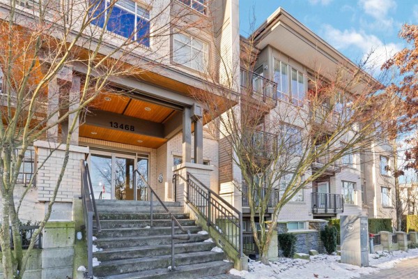 111 13468 King George Boulevard, Surrey, BC V3T0B5 Photo 3