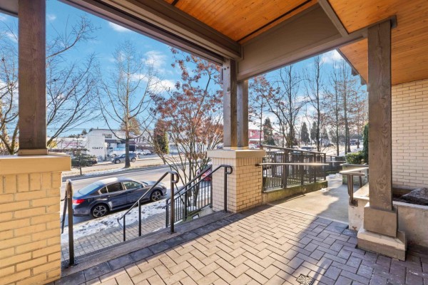 111 13468 King George Boulevard, Surrey, BC V3T0B5 Photo 4