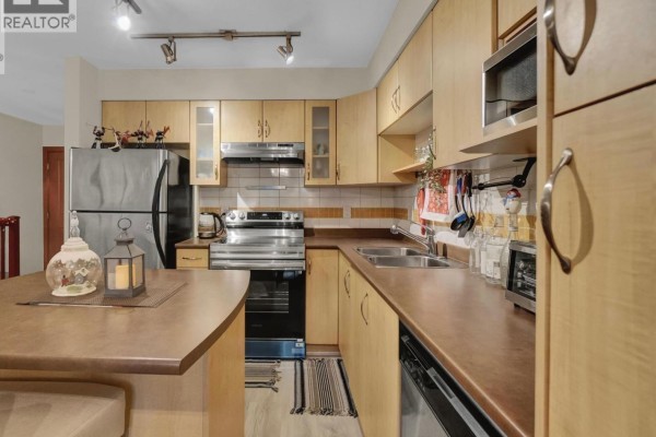 111 160 Shoreline Circle, Vancouver, BC V3H0B2 Photo 4