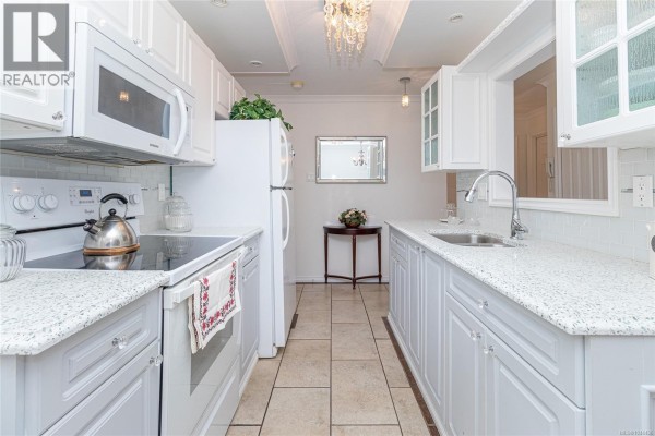 Sunroom - 111 2050 White Birch Rd, Sidney, BC V8L2R1 Photo 4