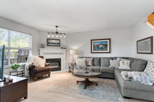 111 36060 Old Yale Road, Abbotsford, BC V3G2E9 Photo 5