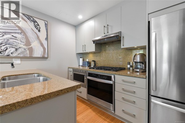 Patio - 111 373 Tyee Rd, Victoria, BC V9A0B3 Photo 5