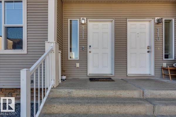 Primary Bedroom - #111 50 Lucky Pl, Sylvan Lake, AB T4S0E3 Photo 4